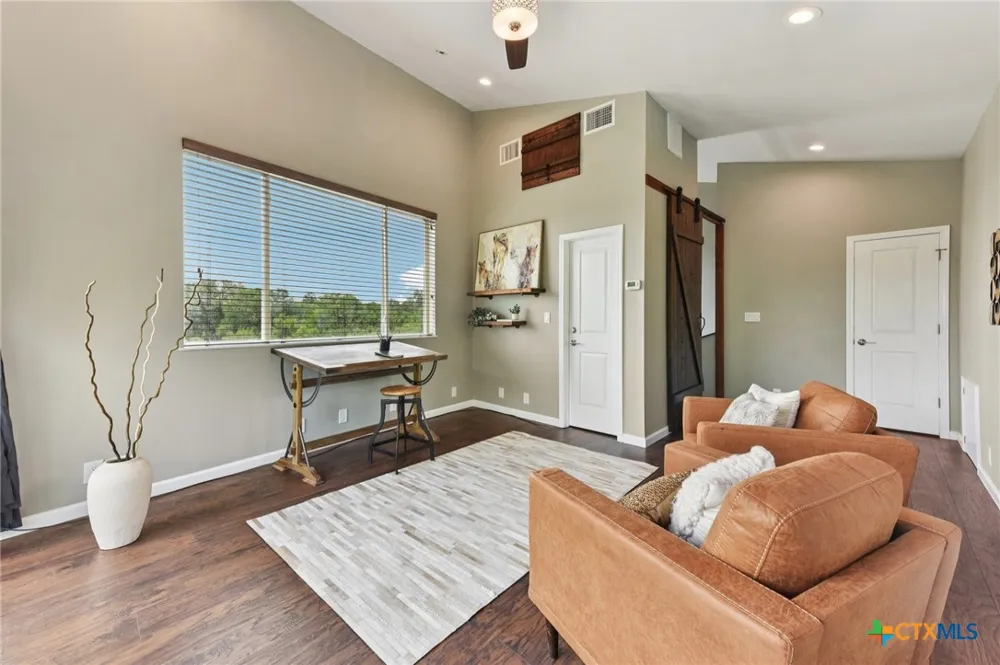 471 Turkey Drive Dripping Springs, TX 78620