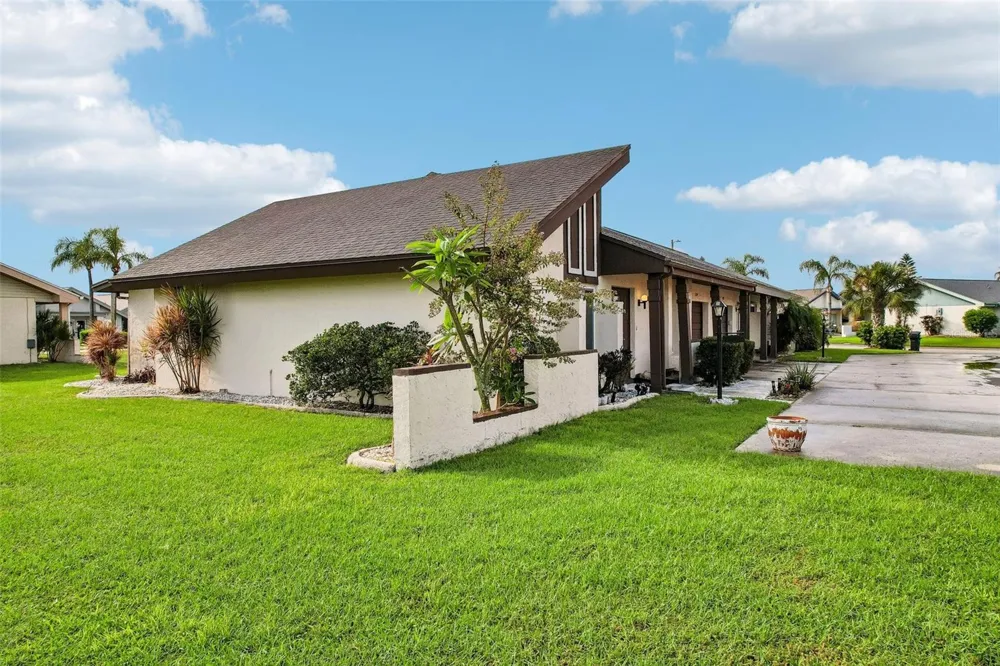 1329 NEW BEDFORD DRIVE Sun City Center, FL 33573