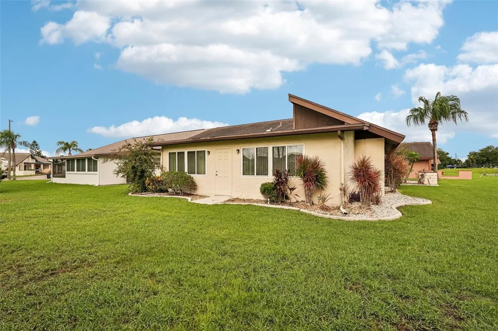 1329 NEW BEDFORD DRIVE Sun City Center, FL 33573