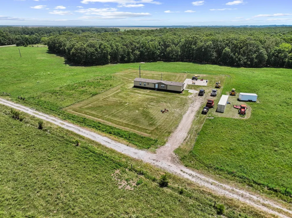 7091 FARM MARKET 412 Clarksville, TX 75426