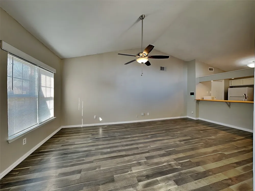 1621 Scottsdale Drive Arlington, TX 76018