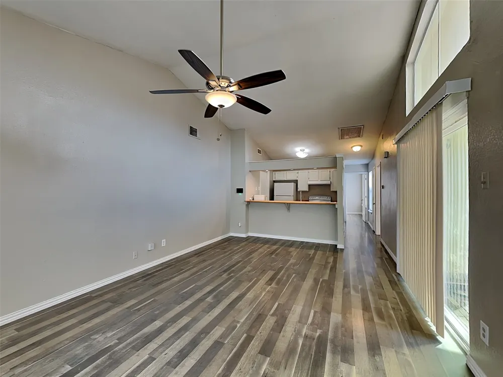 1621 Scottsdale Drive Arlington, TX 76018