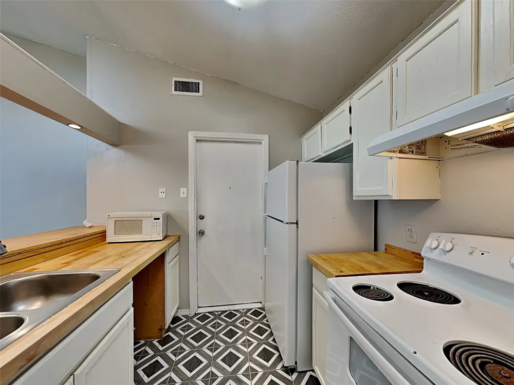 1621 Scottsdale Drive Arlington, TX 76018