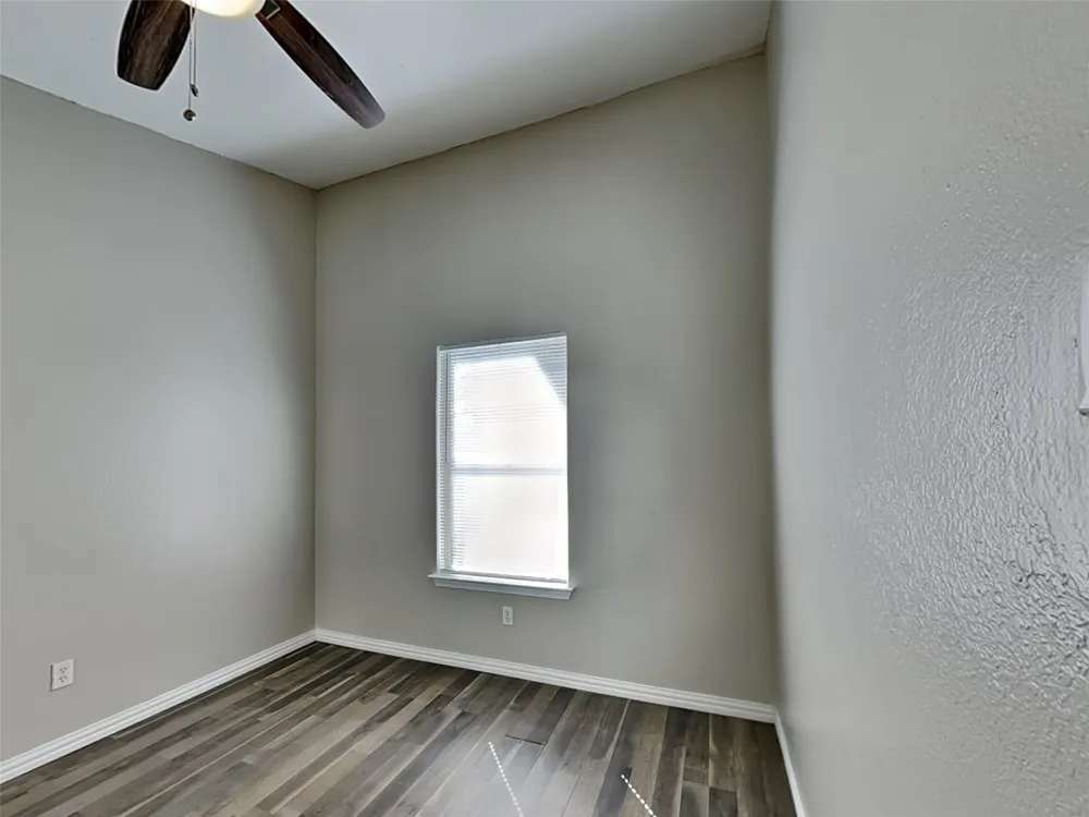 1621 Scottsdale Drive Arlington, TX 76018