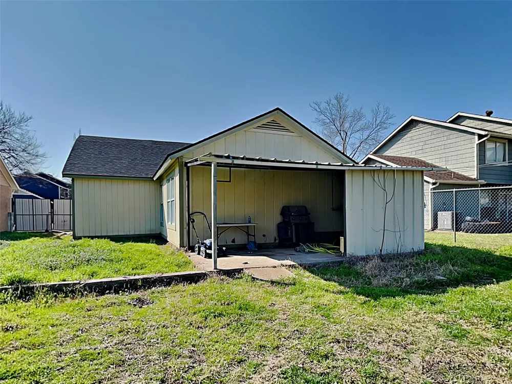 1621 Scottsdale Drive Arlington, TX 76018
