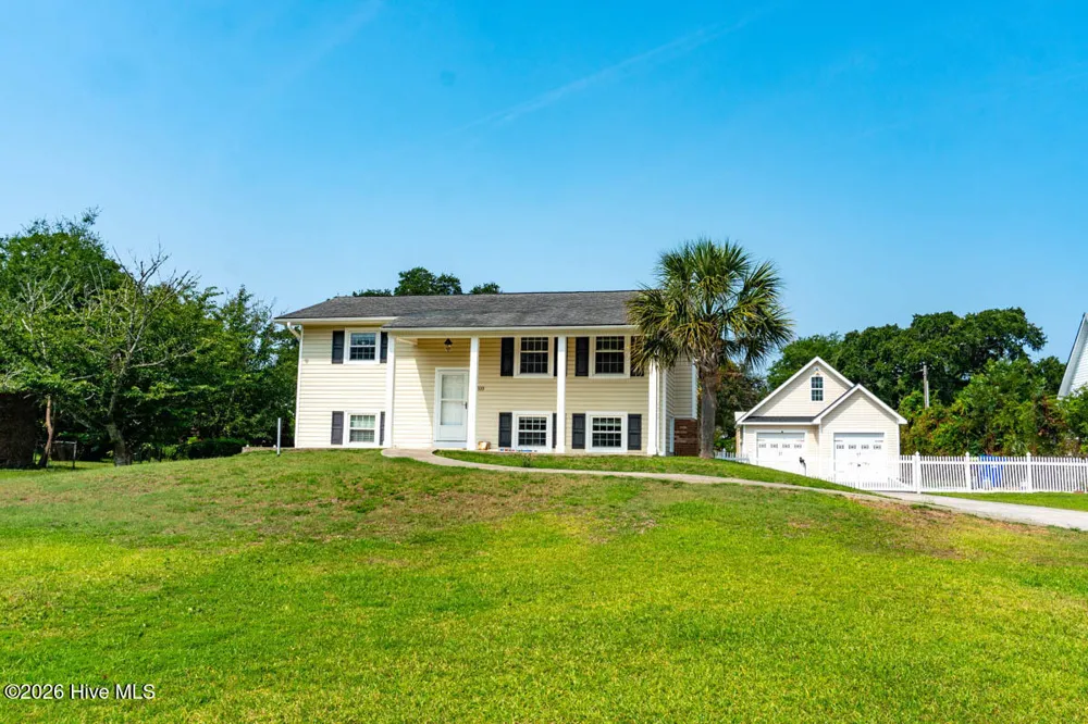 310 Holly Lane Cape Carteret, NC 28584
