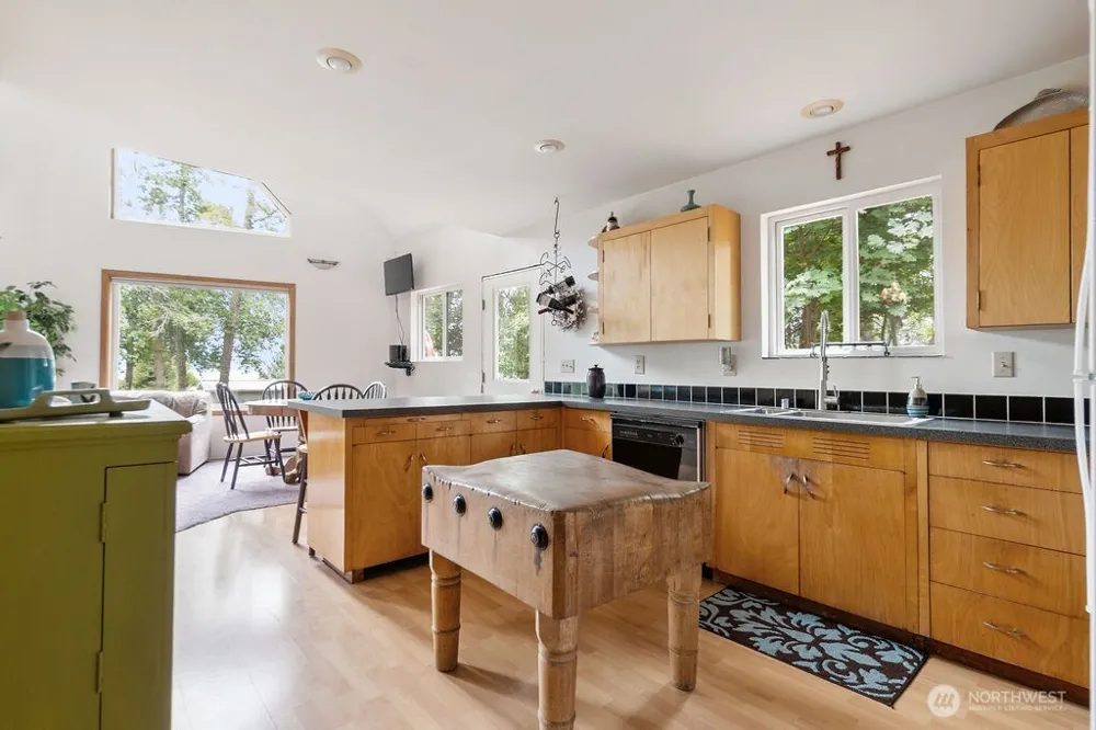 55 A Snohomish Way Hat Island, WA 98206