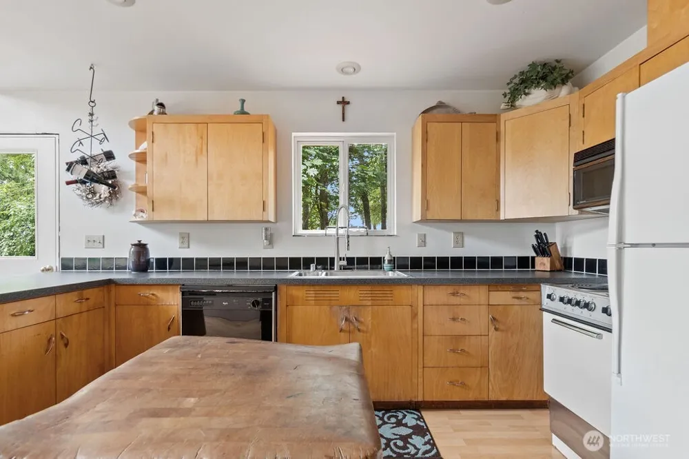 55 A Snohomish Way Hat Island, WA 98206