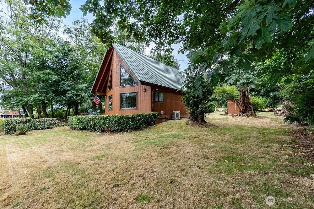 55 A Snohomish Way Hat Island, WA 98206