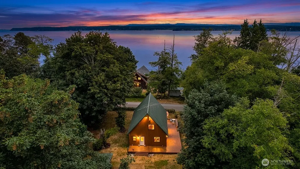 55 A Snohomish Way Hat Island, WA 98206