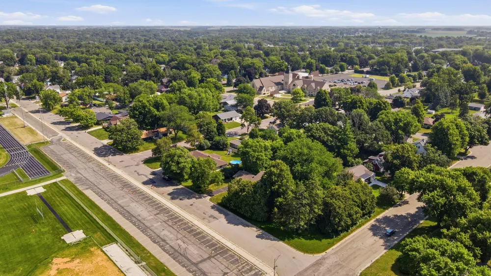 719 Harriet Avenue Owatonna, MN 55060