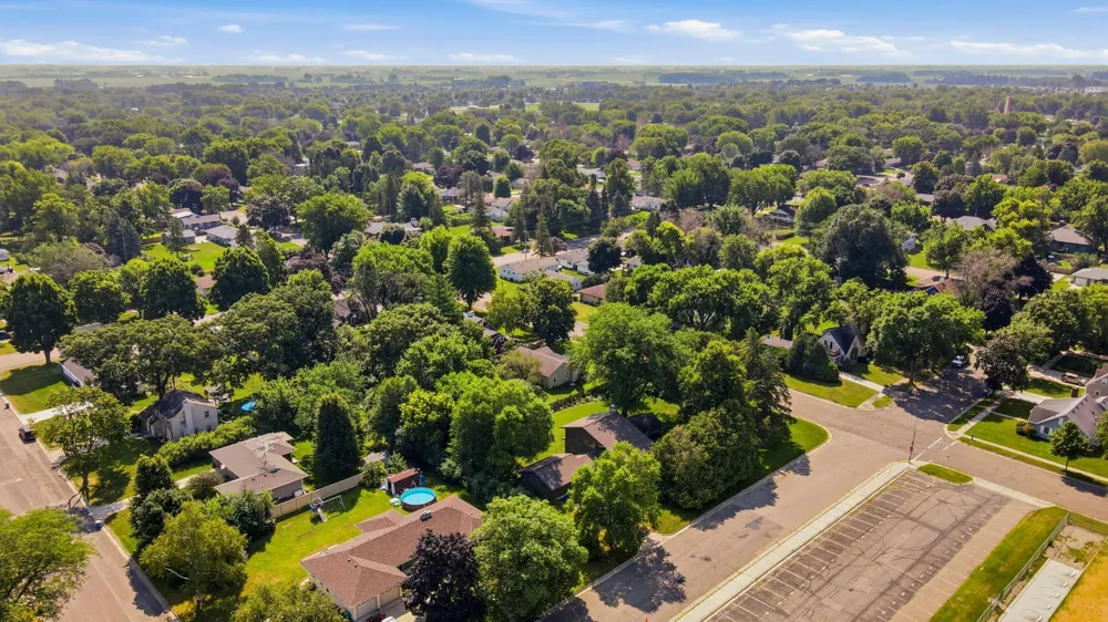 719 Harriet Avenue Owatonna, MN 55060
