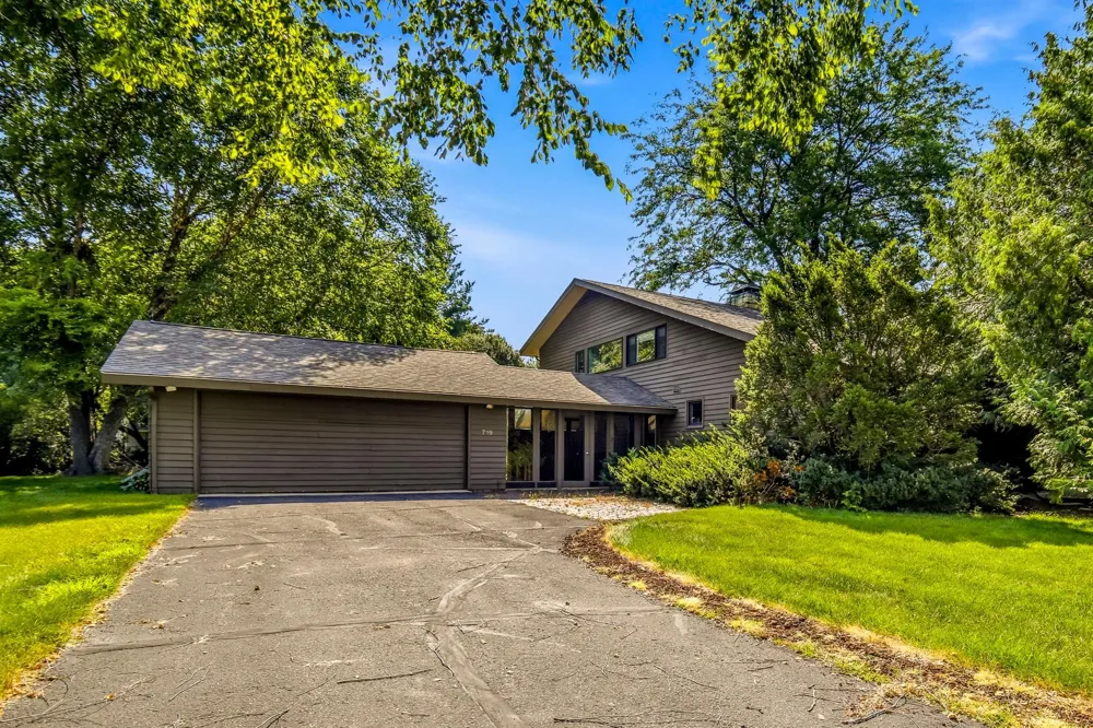 719 Harriet Avenue Owatonna, MN 55060