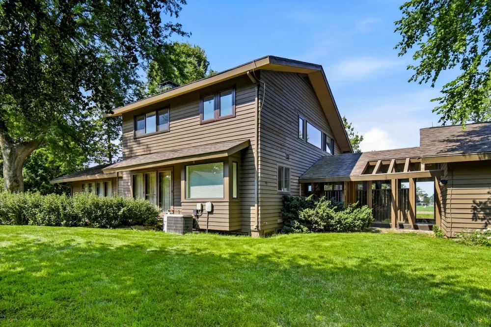719 Harriet Avenue Owatonna, MN 55060