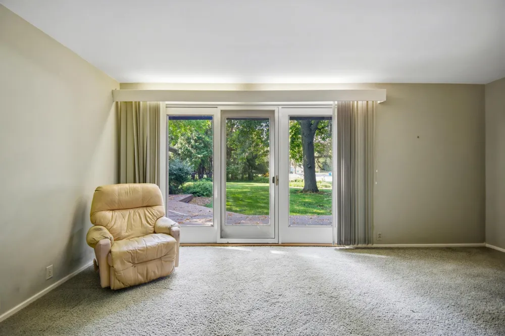 719 Harriet Avenue Owatonna, MN 55060