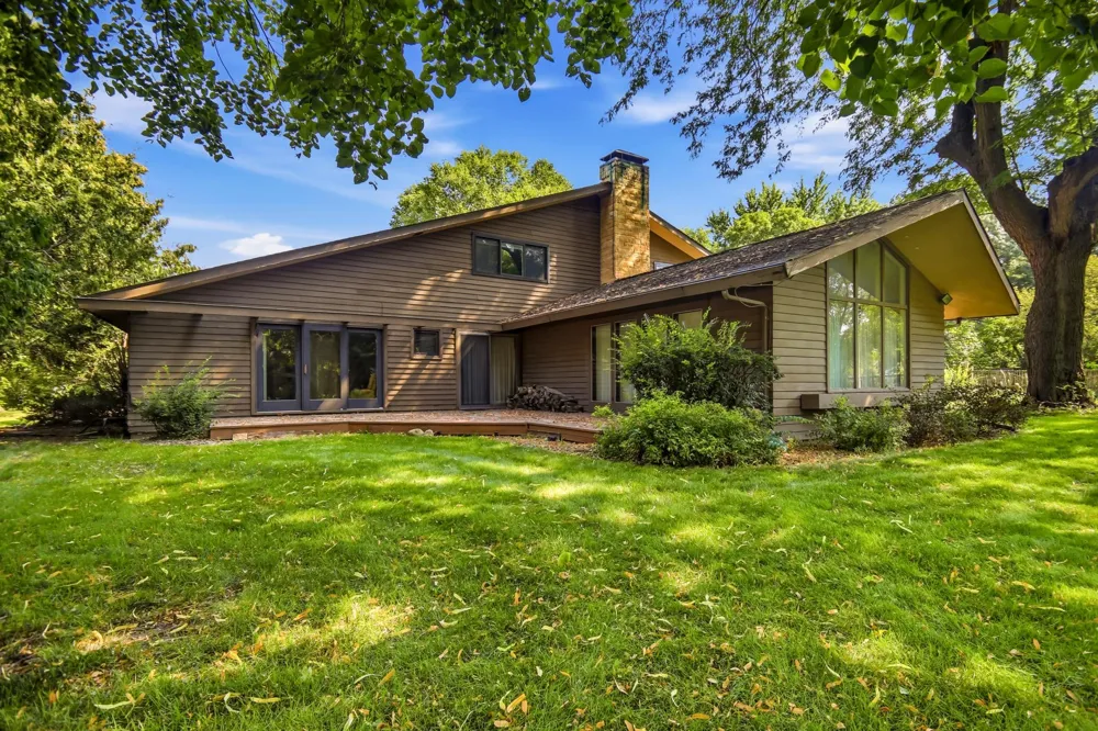 719 Harriet Avenue Owatonna, MN 55060