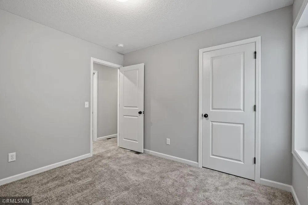 1653 191st Avenue NE East Bethel, MN 55011