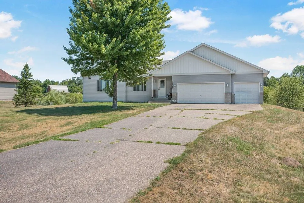 15348 288th Avenue NW Zimmerman, MN 55398