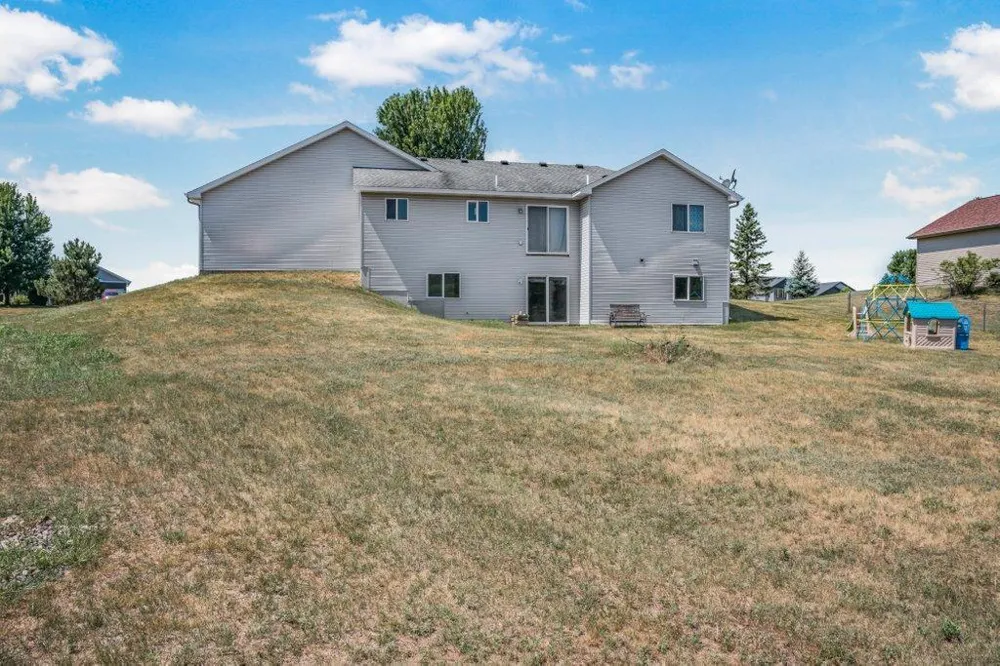 15348 288th Avenue NW Zimmerman, MN 55398