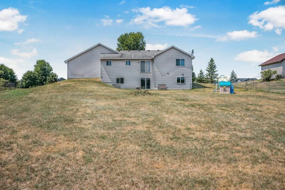 15348 288th Avenue NW Zimmerman, MN 55398