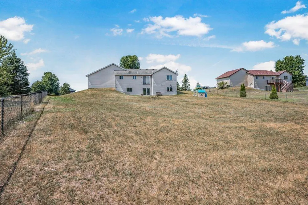 15348 288th Avenue NW Zimmerman, MN 55398