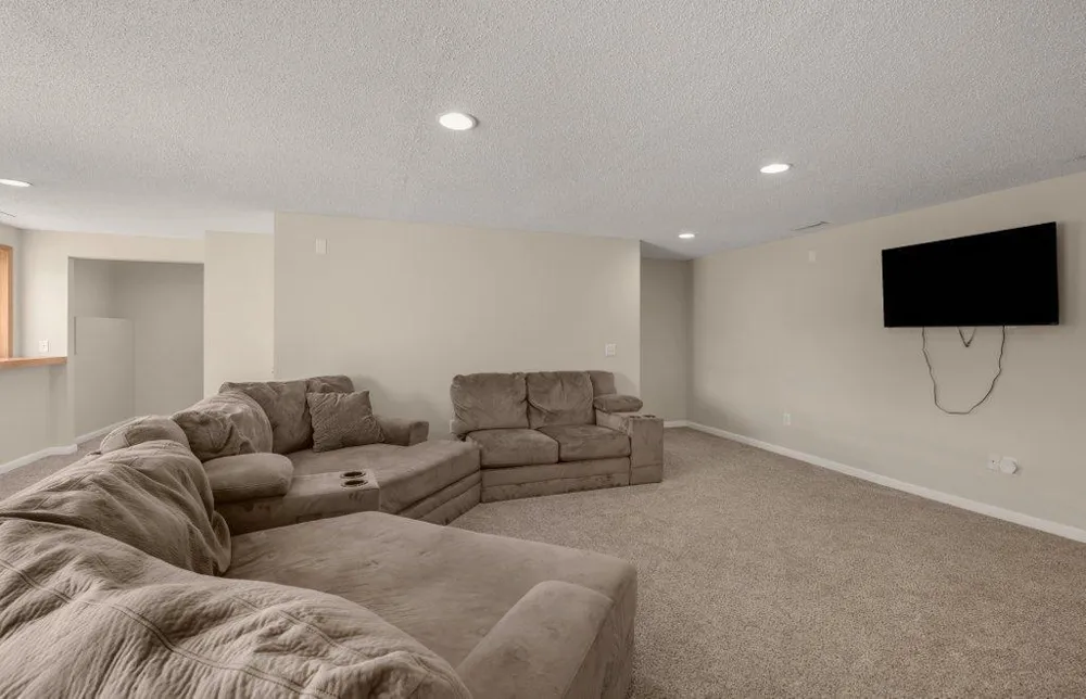 15348 288th Avenue NW Zimmerman, MN 55398