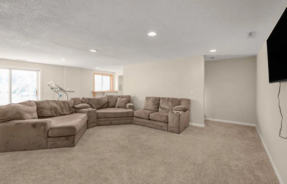 15348 288th Avenue NW Zimmerman, MN 55398