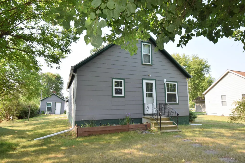 7637 County Road B Siren, WI 54872