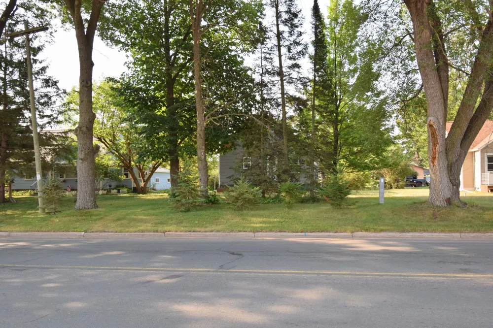 7637 County Road B Siren, WI 54872