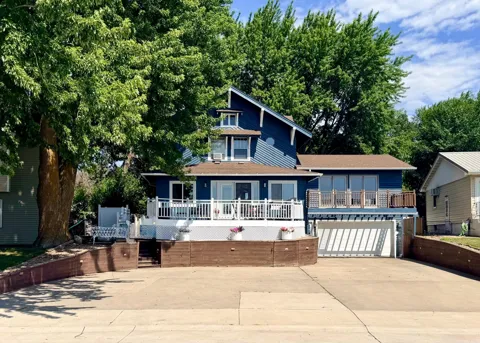 506 W Lake Avenue