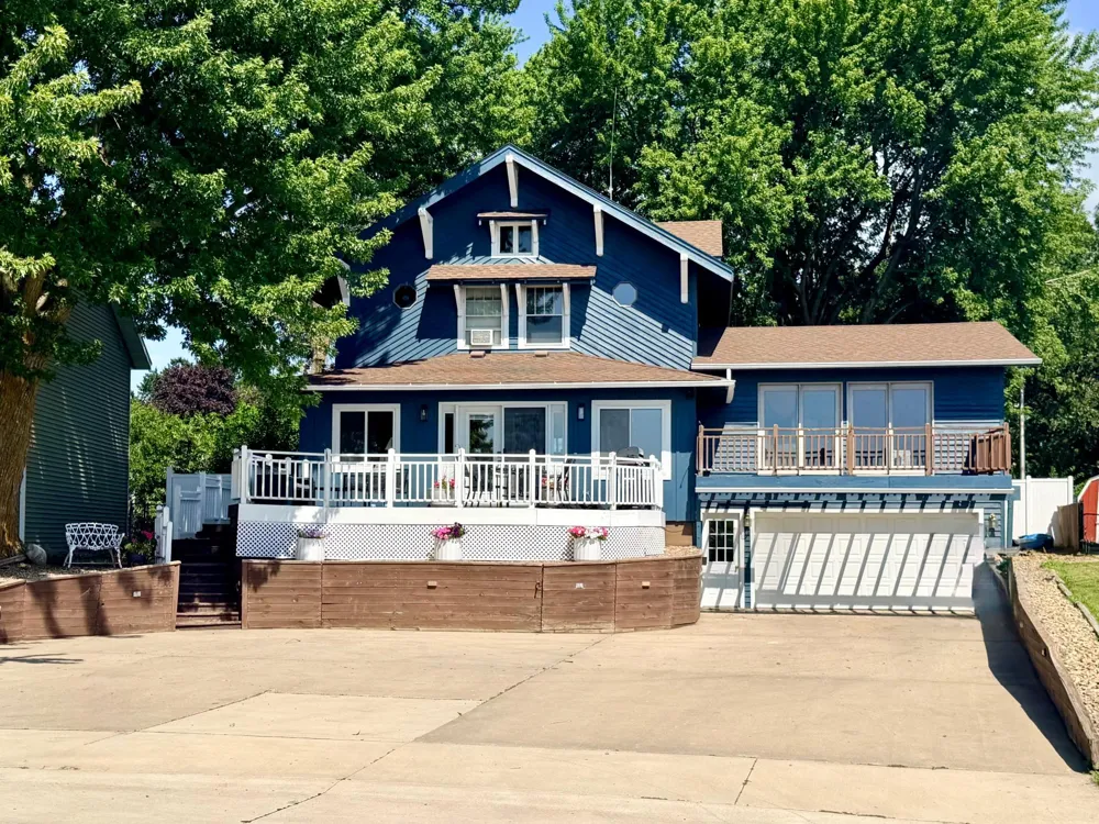 506 W Lake Avenue Worthington, MN 56187
