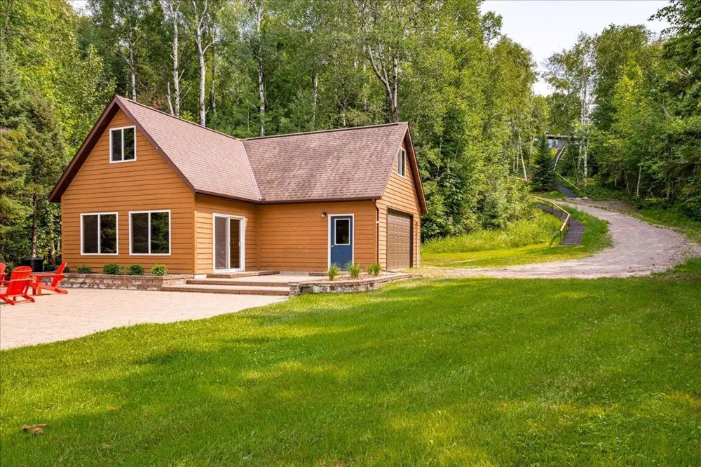 3801 S Lake Road Moose Lake, MN 55767