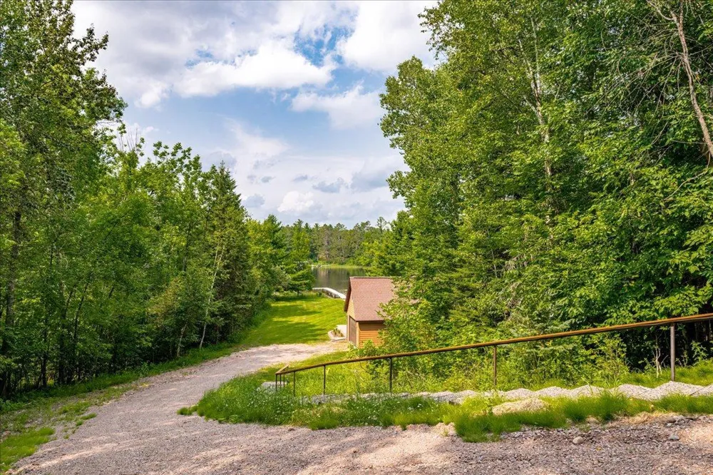 3801 S Lake Road Moose Lake, MN 55767