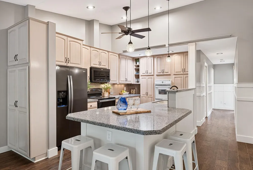 6364 Pheasant Court Edina, MN 55436