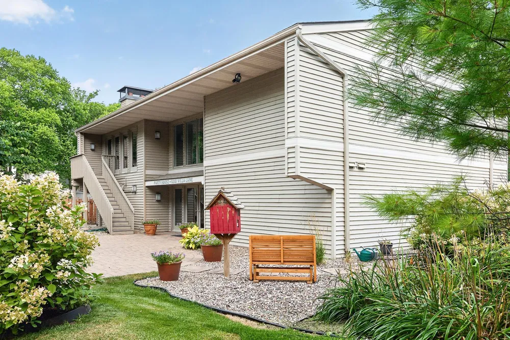 6364 Pheasant Court Edina, MN 55436
