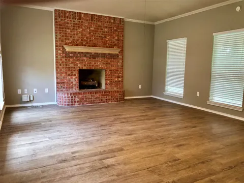 455 Strata Drive