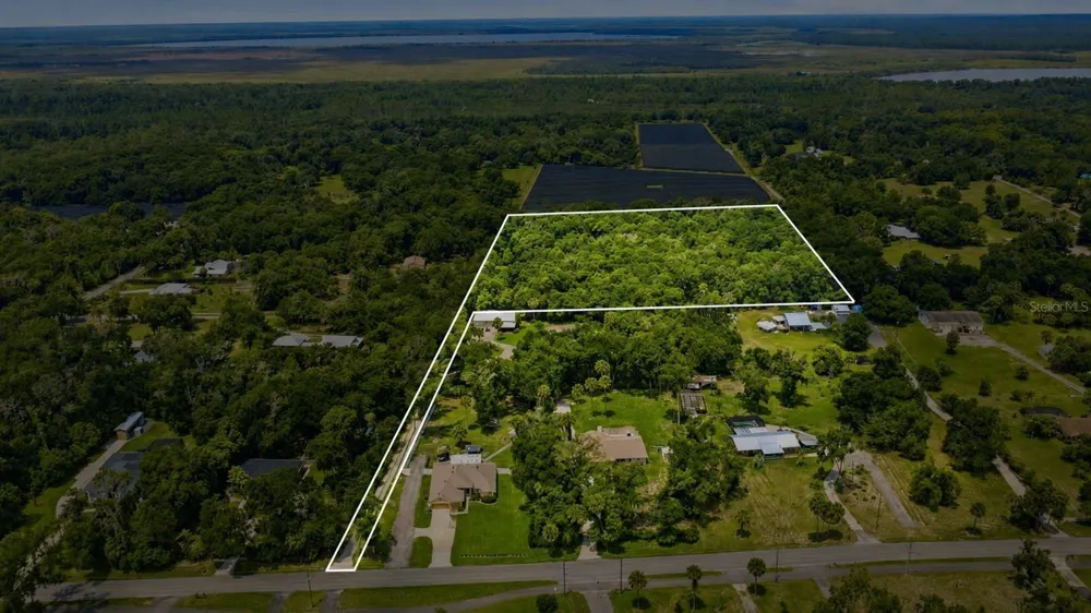 GRAND AVENUE Deland, FL 32720