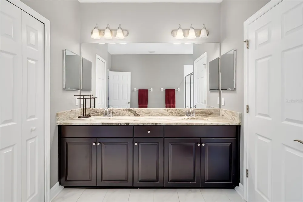 4968 OARSMAN COURT Sarasota, FL 34243