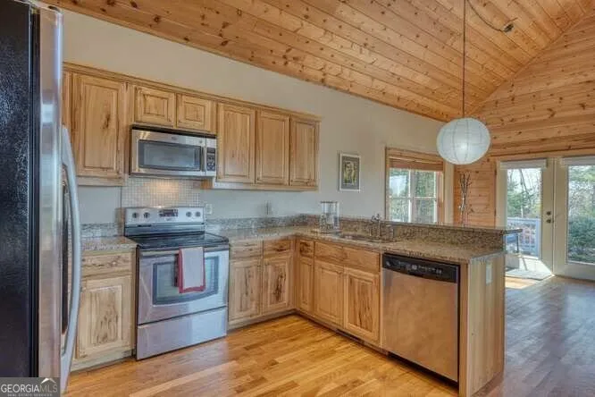 2081 Gallatin RD Young Harris, GA 30582