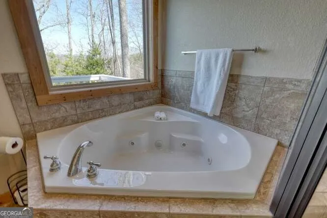2081 Gallatin RD Young Harris, GA 30582