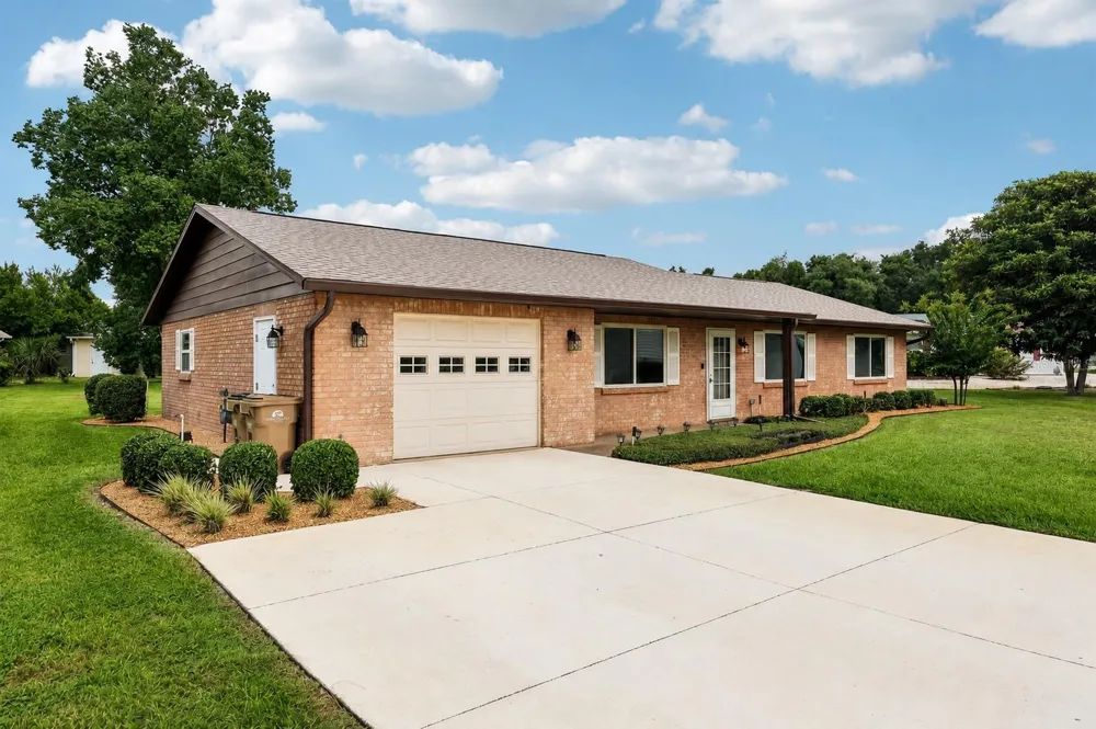 70 STONE HAVEN COURT Leesburg, FL 34788