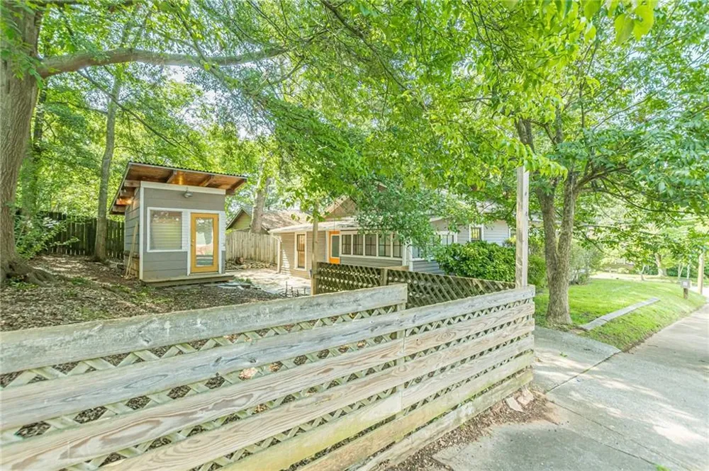 1701 Neely Avenue East Point, GA 30344