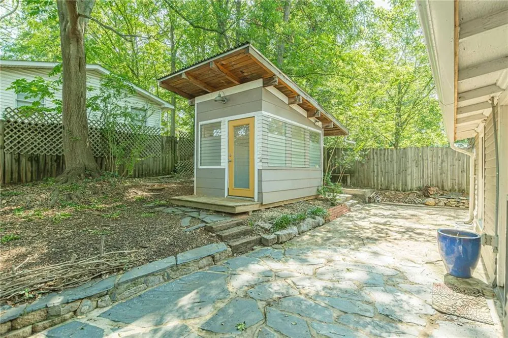 1701 Neely Avenue East Point, GA 30344