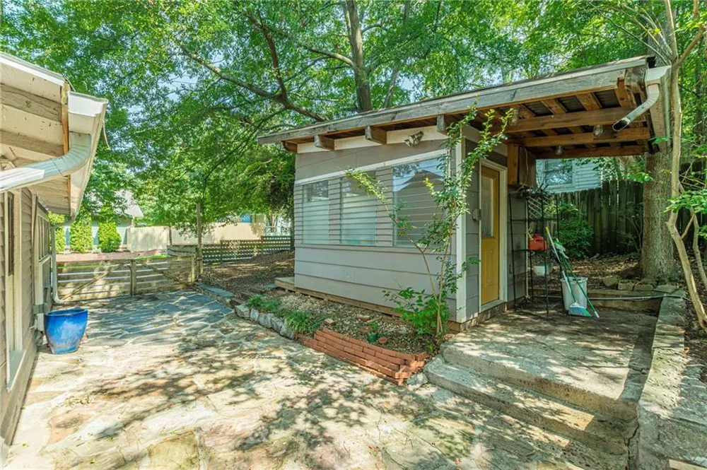 1701 Neely Avenue East Point, GA 30344