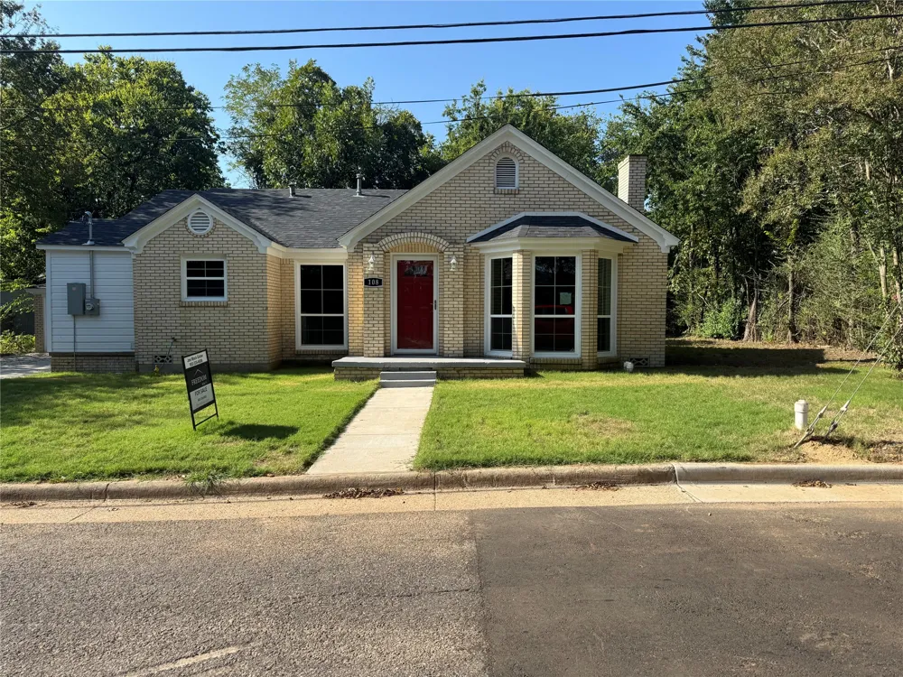 108 California Street E Sulphur Springs, TX 75482