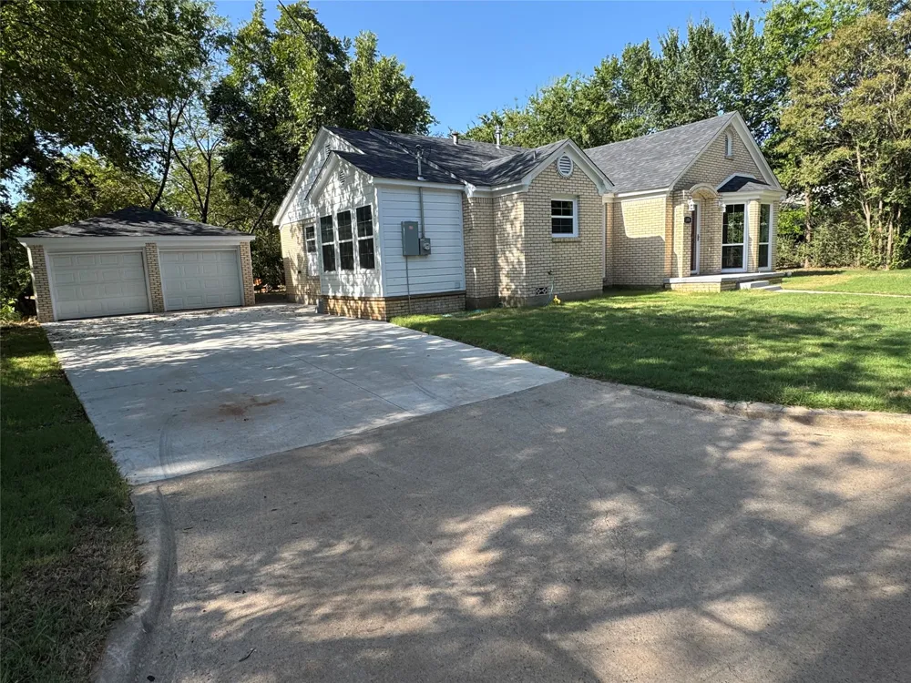 108 California Street E Sulphur Springs, TX 75482