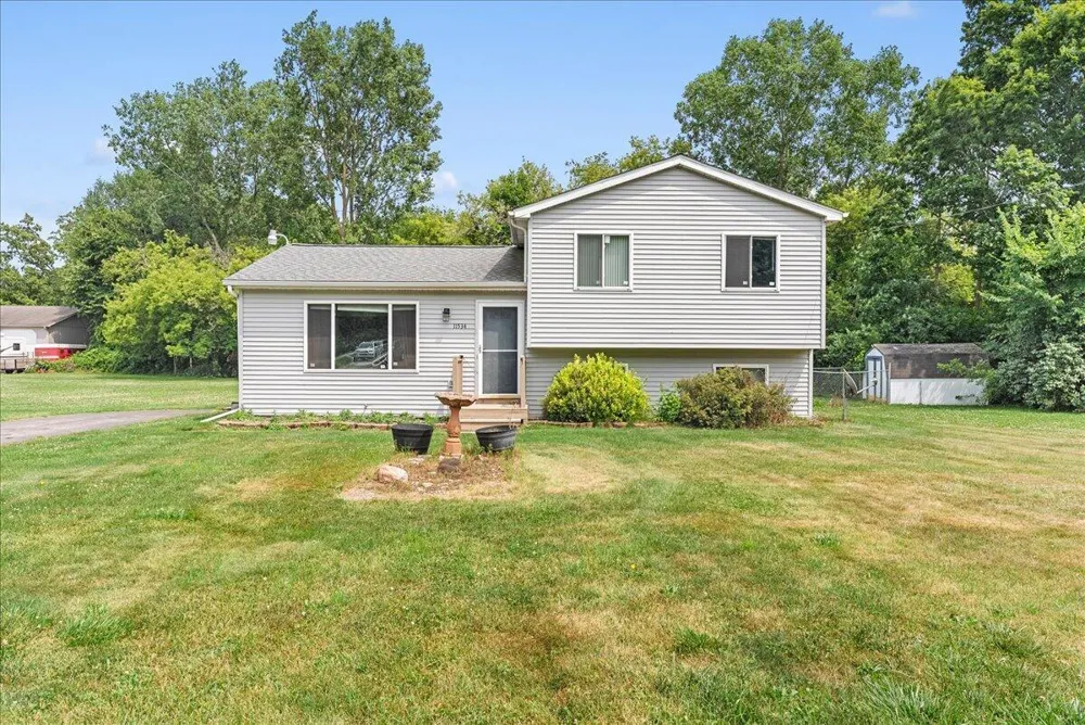 11534 Eaton Rapids Road Springport, MI 49284