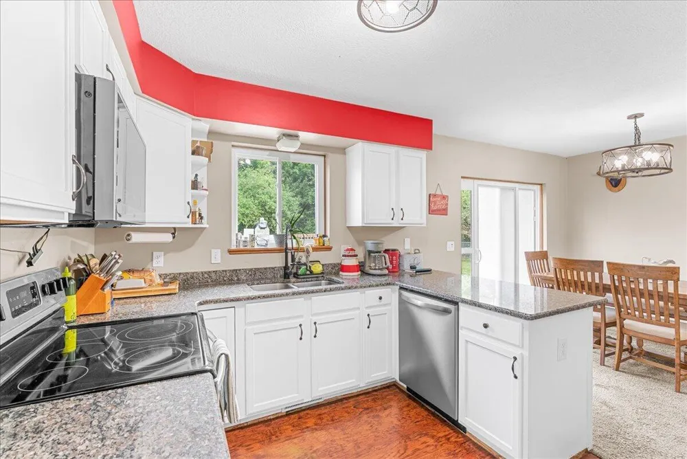 11534 Eaton Rapids Road Springport, MI 49284
