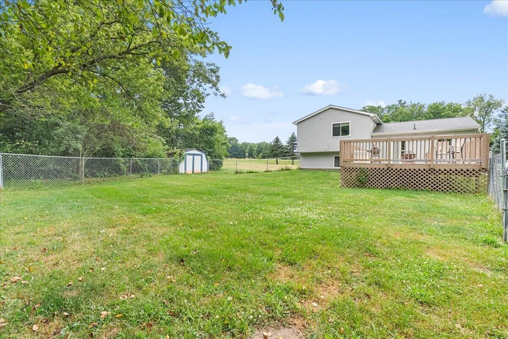 11534 Eaton Rapids Road Springport, MI 49284