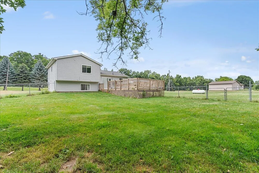 11534 Eaton Rapids Road Springport, MI 49284